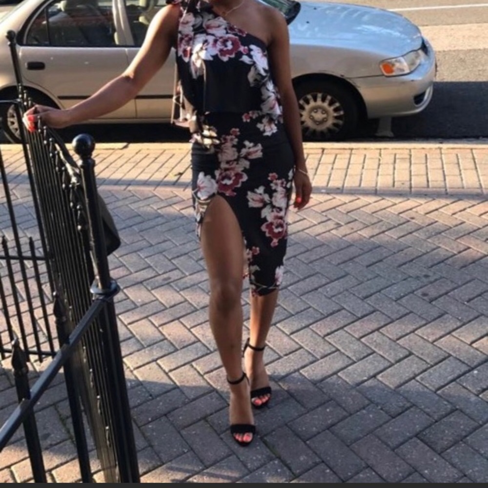 Misguided one shoulder floral midi dress... sexy!